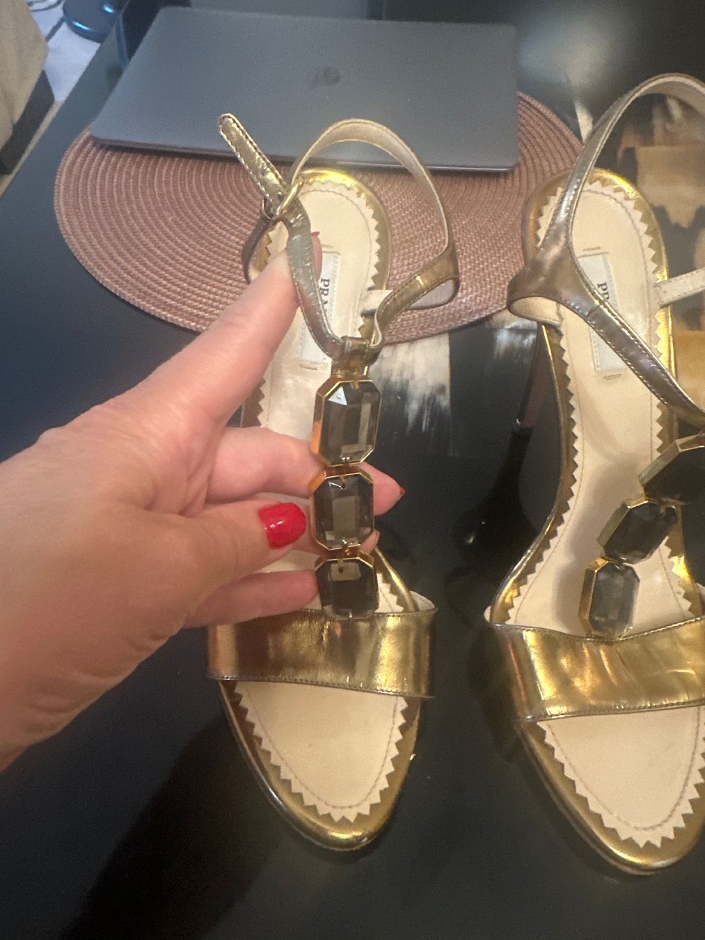Prada Chaussures femmes: Chaussures femmes Prada – D'occasion à Genève par lka_65gh