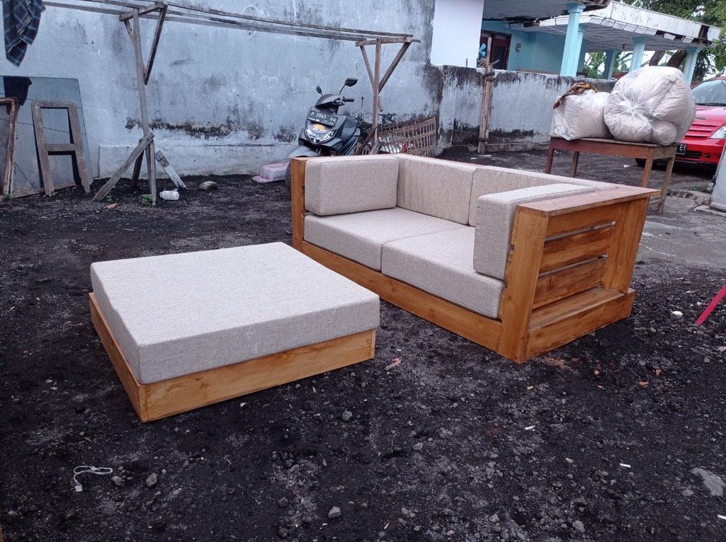 Set di tavolo e panche: Gartensitzgruppe 2 Sofa 1Tisch Ottomane Teakholz Gartenmöbel – Nuovo e nell'imballaggio originale da Daisendorf venduto da Wohn-Kult 1