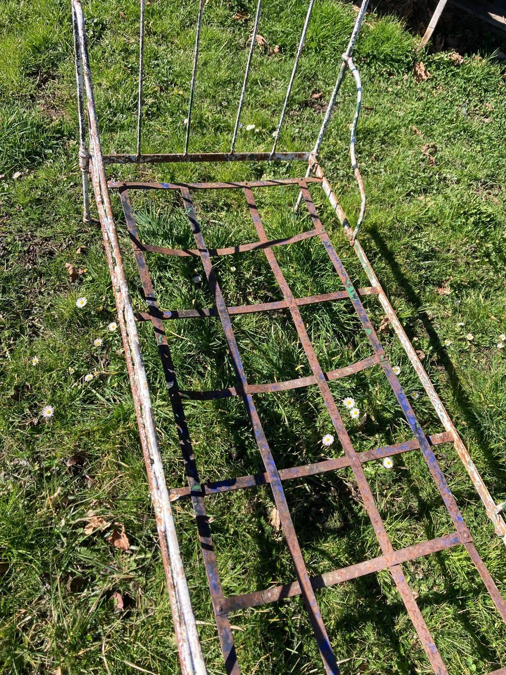 Letti: Lit jardin fer forgé Bett antik Garden – Usato da St-Cierges venduto da LeRegain 4