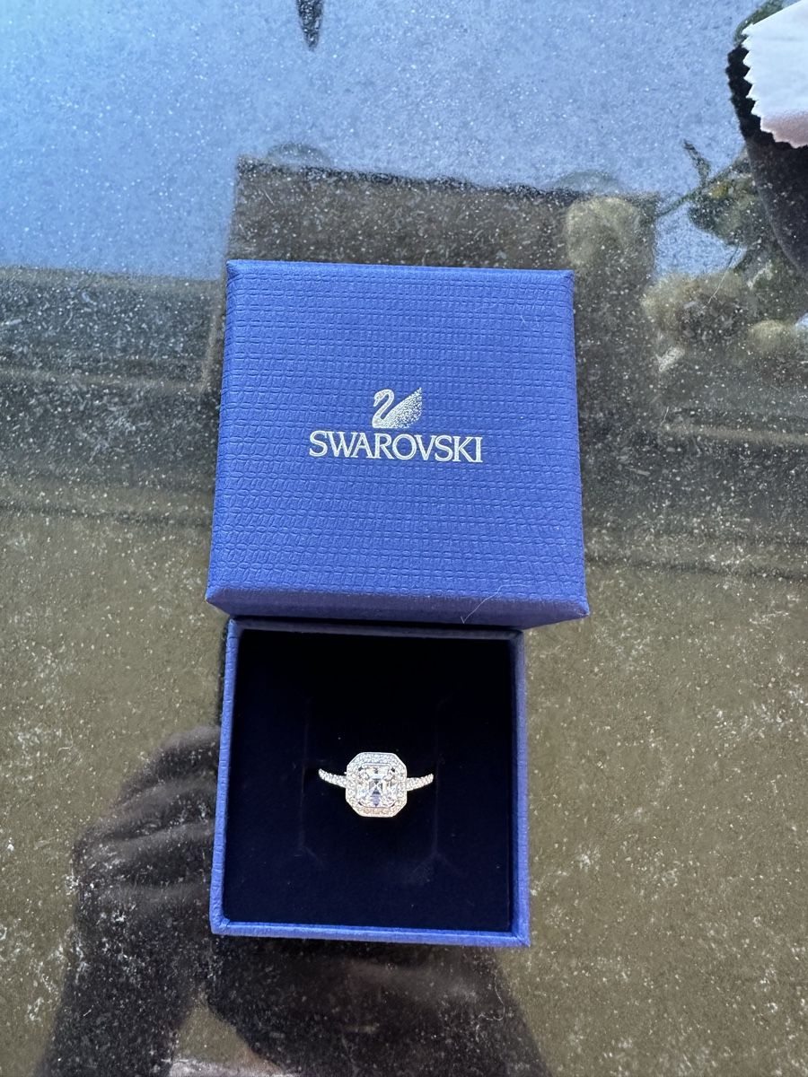 Swarovski Anelli: Swarovski Ring Square Gr. 52 – Nuovo e nell'imballaggio originale da Bern venduto da Shininglove
