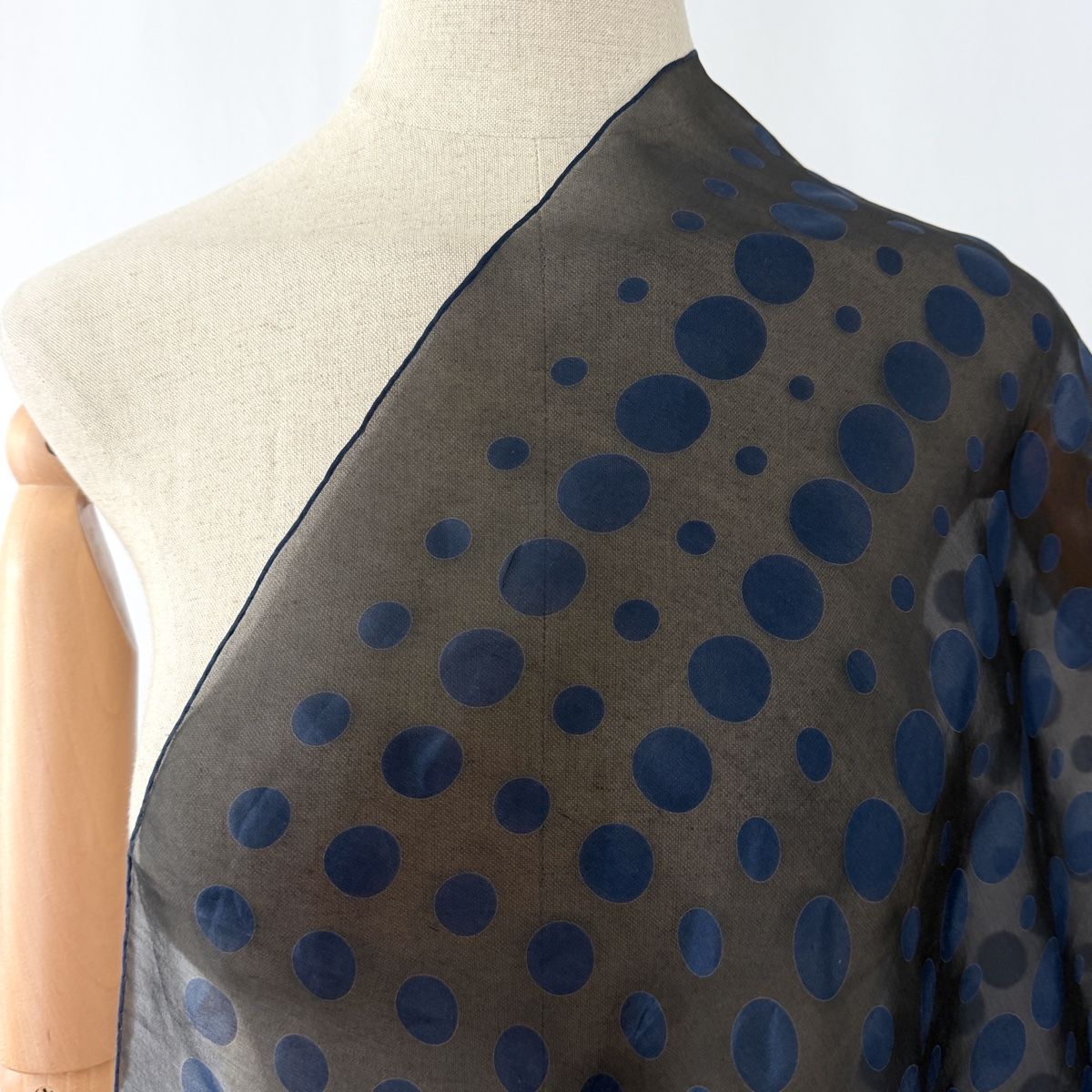 Fabric Frontline Foulard & Sciarpe: FABRIC FRONTLINE New Silk Scarf – Nuovo (secondo la descrizione) da Freienbach venduto da Avviivva_Shop 3