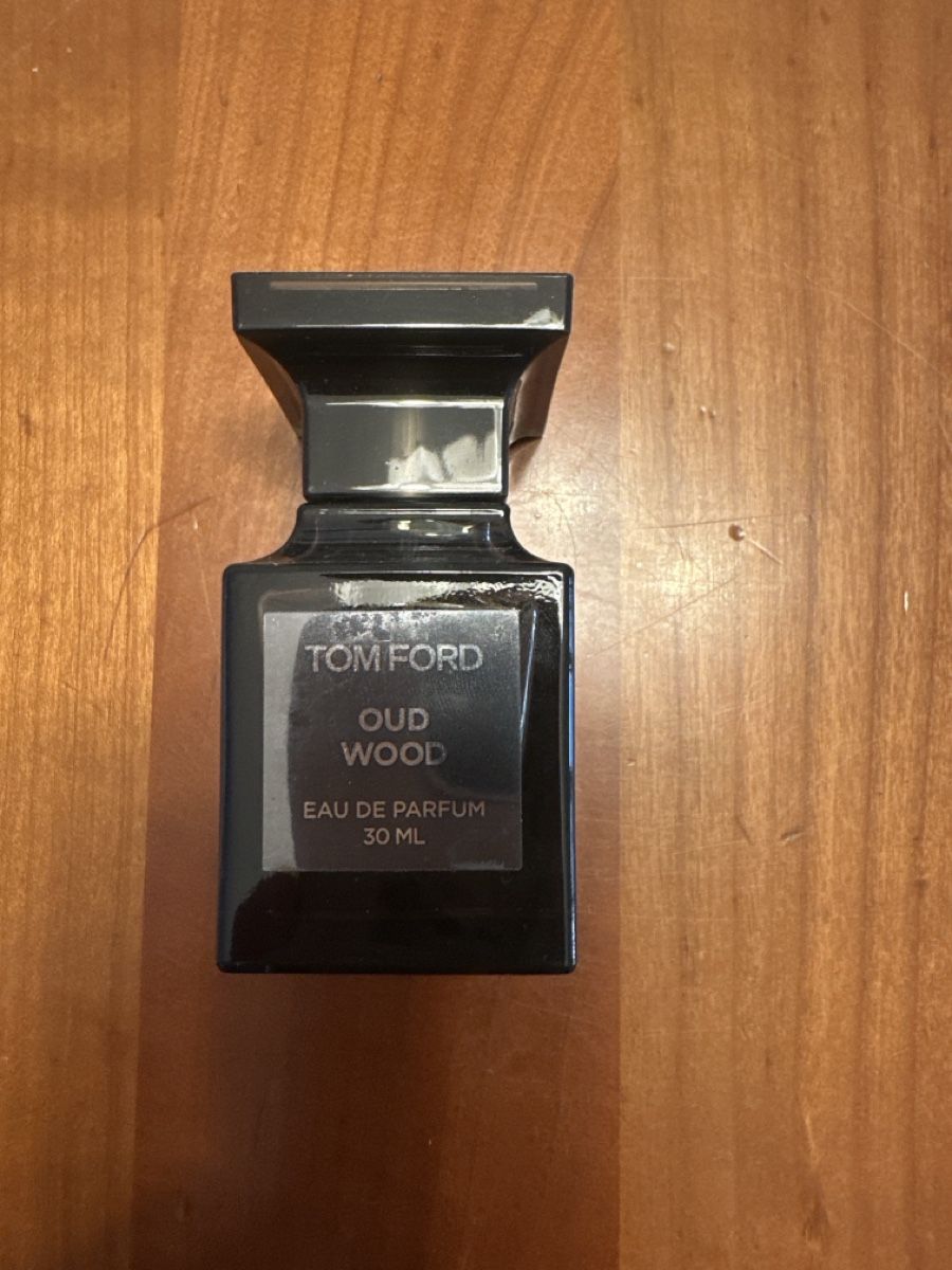 Flaconi: Tom Ford Oud Wood Flacon  – Usato da Zollikon venduto da Erika_V