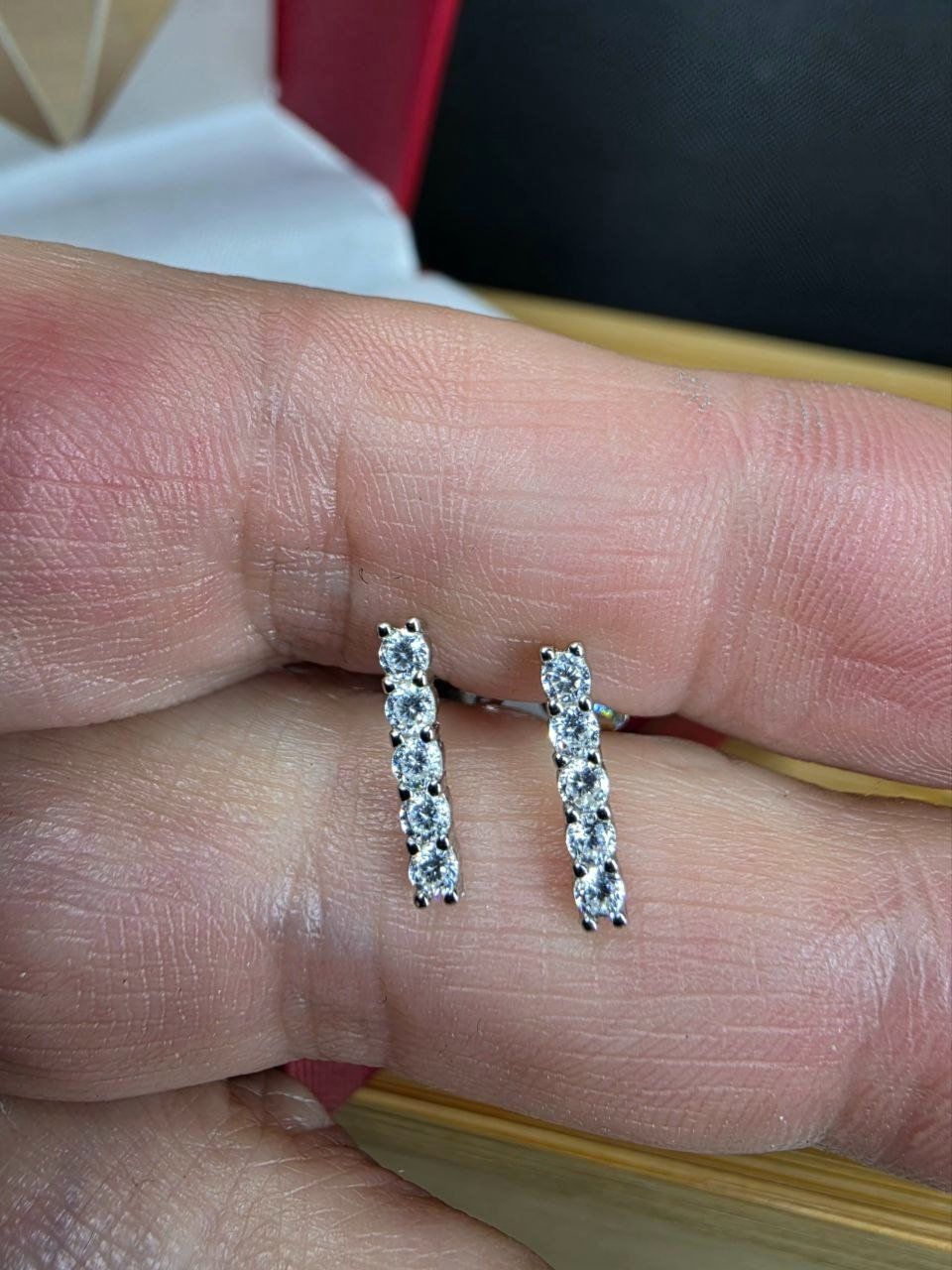 Ohrringe & -stecker: Boucles d'oreille argent avec zircons – Neu und originalverpackt aus Reconvilier von MARCLAT 8
