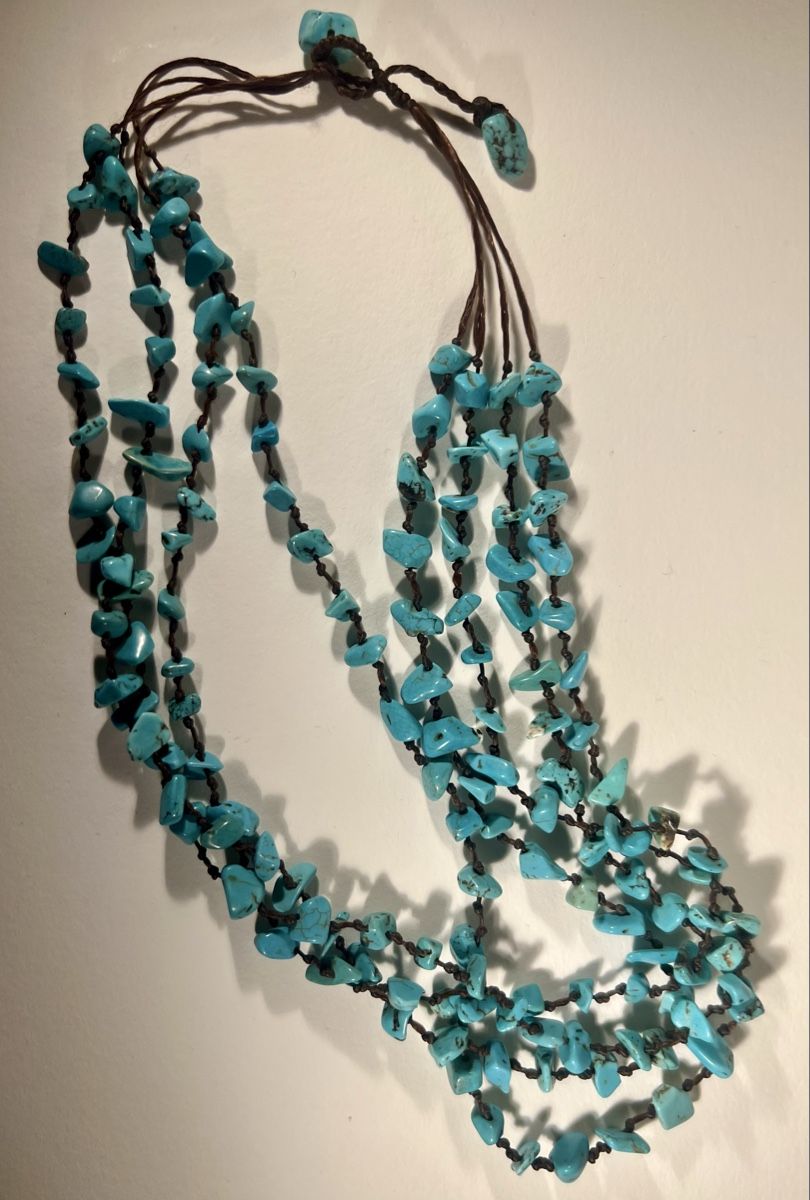 Ketten: Collier vintage 70s 4 rangs chips turquoises – Gebraucht aus Genève von DELIRBEADS