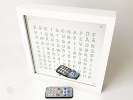 MirrorClock Bastelgarage 25x25cm Berndeutsch Typografie Uhr