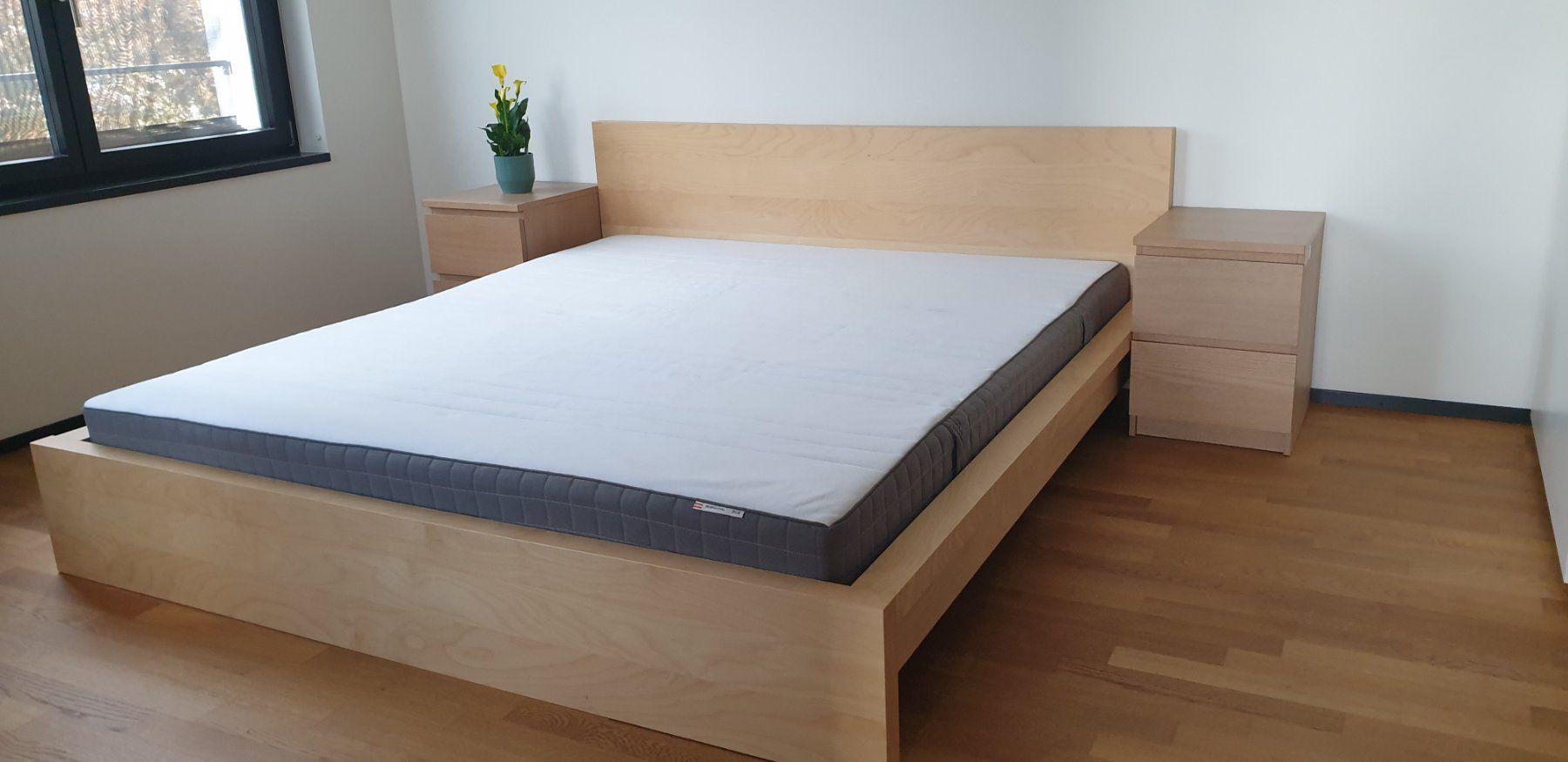 Ikea Letti: Malm King Size Bed + 2x Komode + Mattress – Usato da Zürich venduto da moz_r7gr