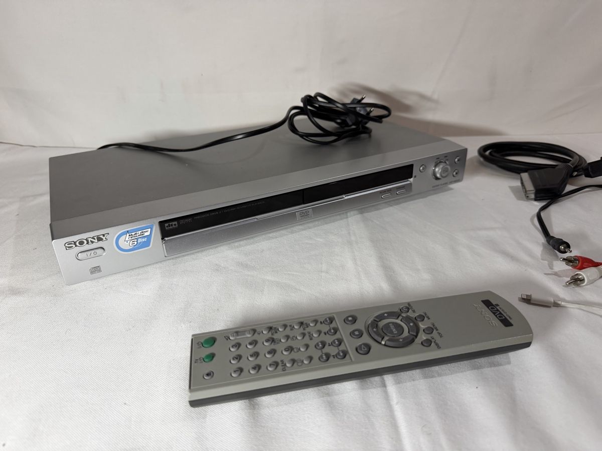 Sony Systèmes audio & multimédias: CD player Multi disc und Zubehör  – D'occasion à Oberwil BL par Hariva 1
