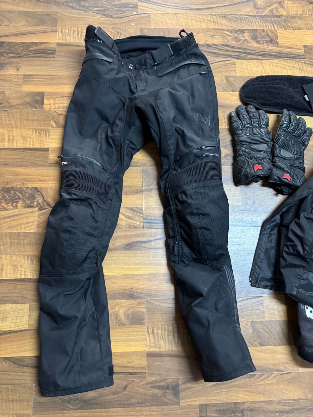 Lotti & Set di vestiti: Motorrad Ausrüstung – Usato da Riedt b. Erlen venduto da stefan7110 1