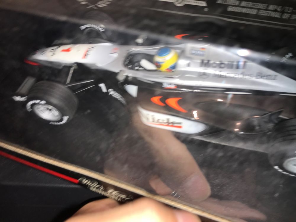 Minichamps 1:18 Mika Häkkinen Mclaren MP4/13 #8 World Champion Formula 1 1998 530981808