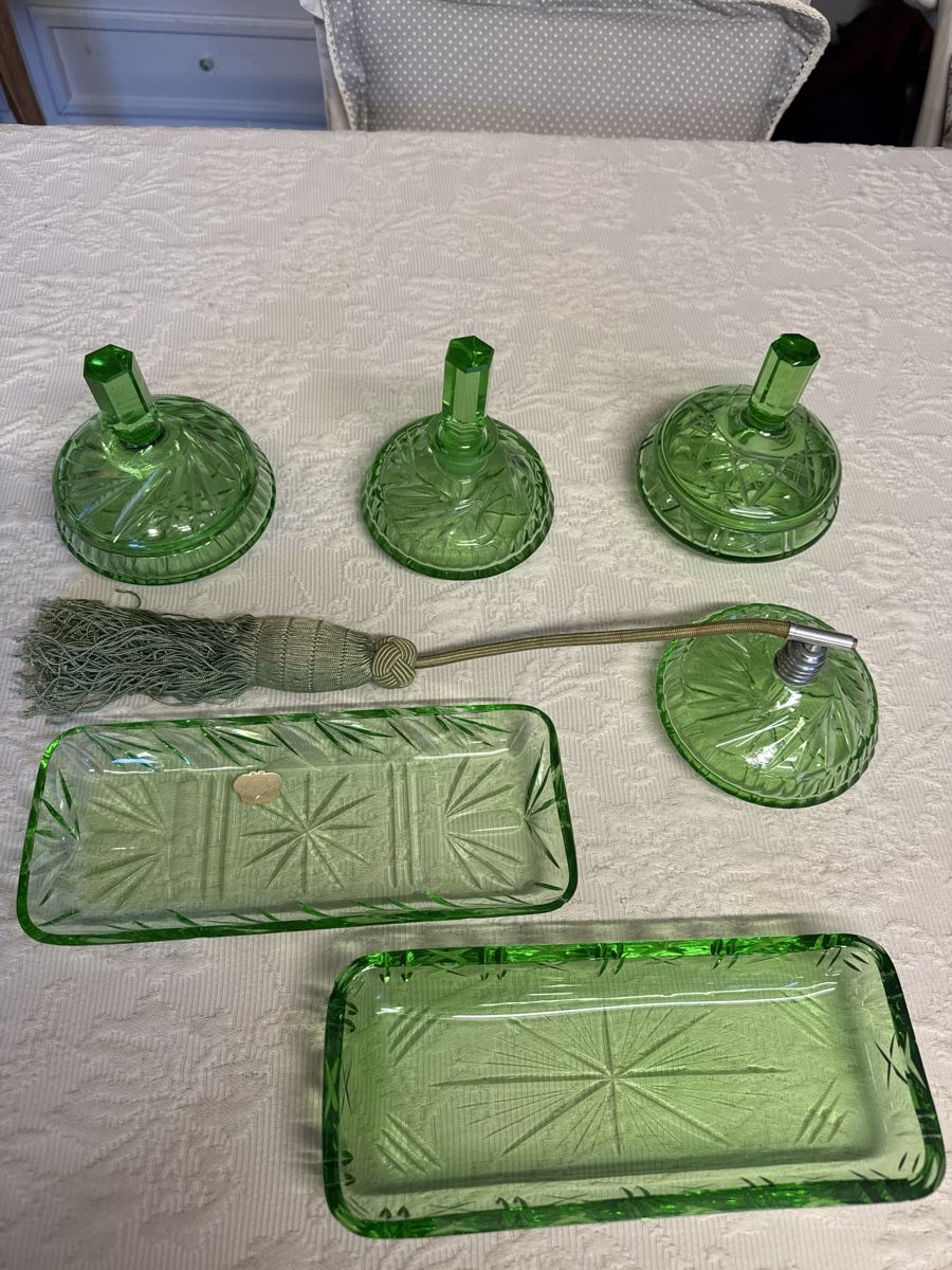 Flacons: Grünes Flacon und Parfüm Set 6 teilig – Gebraucht aus Gams von ver_n7n9