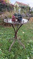 Romantisches Beistelltischchen im Shabby-Chic-Stil