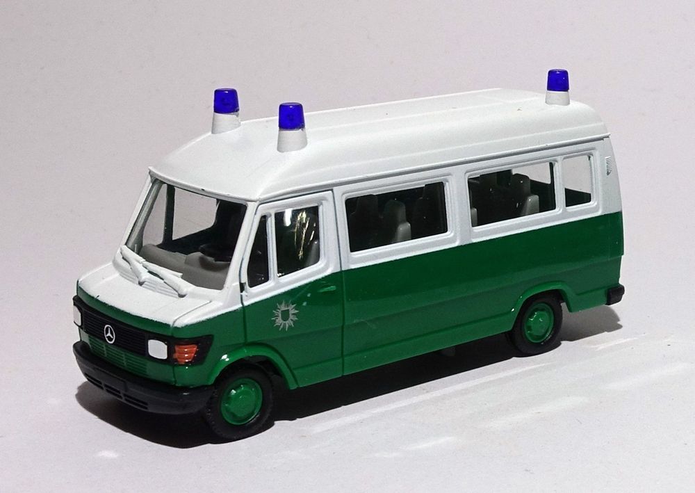 CONRAD MERCEDES BENZ 207D - 307D MINIBUS MEIRINGEN