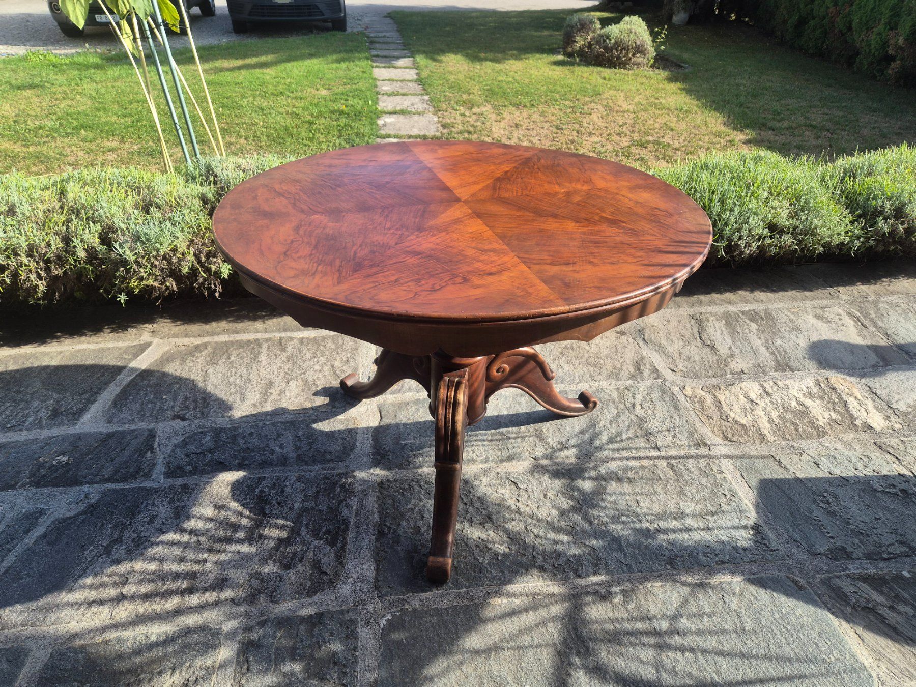 Tavoli: 1 ancienne tabe ronde – Usato da Farvagny-le-Grand venduto da CollectibleWatches 1