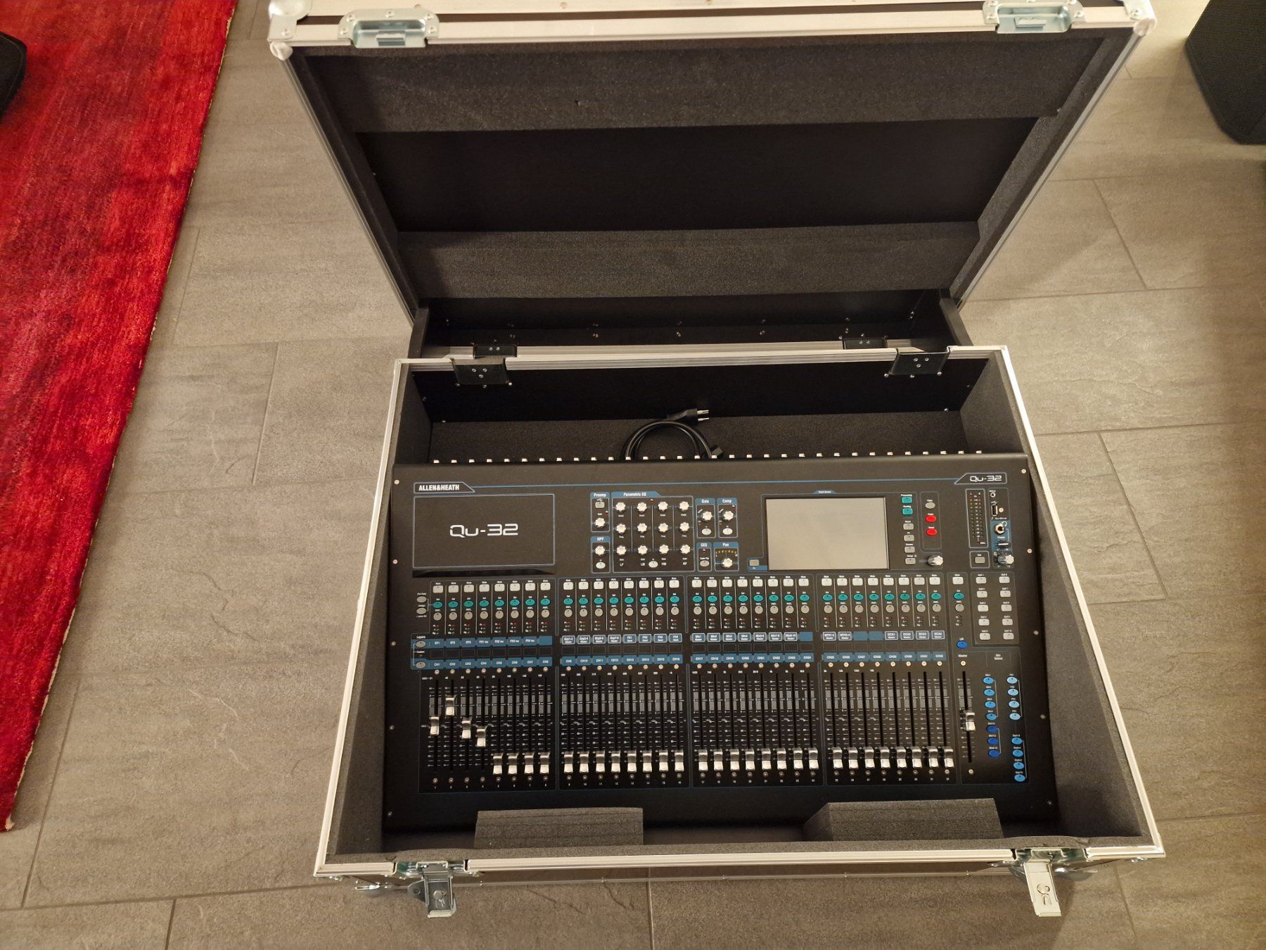 Allen & Heath Mischpulte: Mischpult Allen & Heath Q-32 – Gebraucht aus Boningen von melija3
