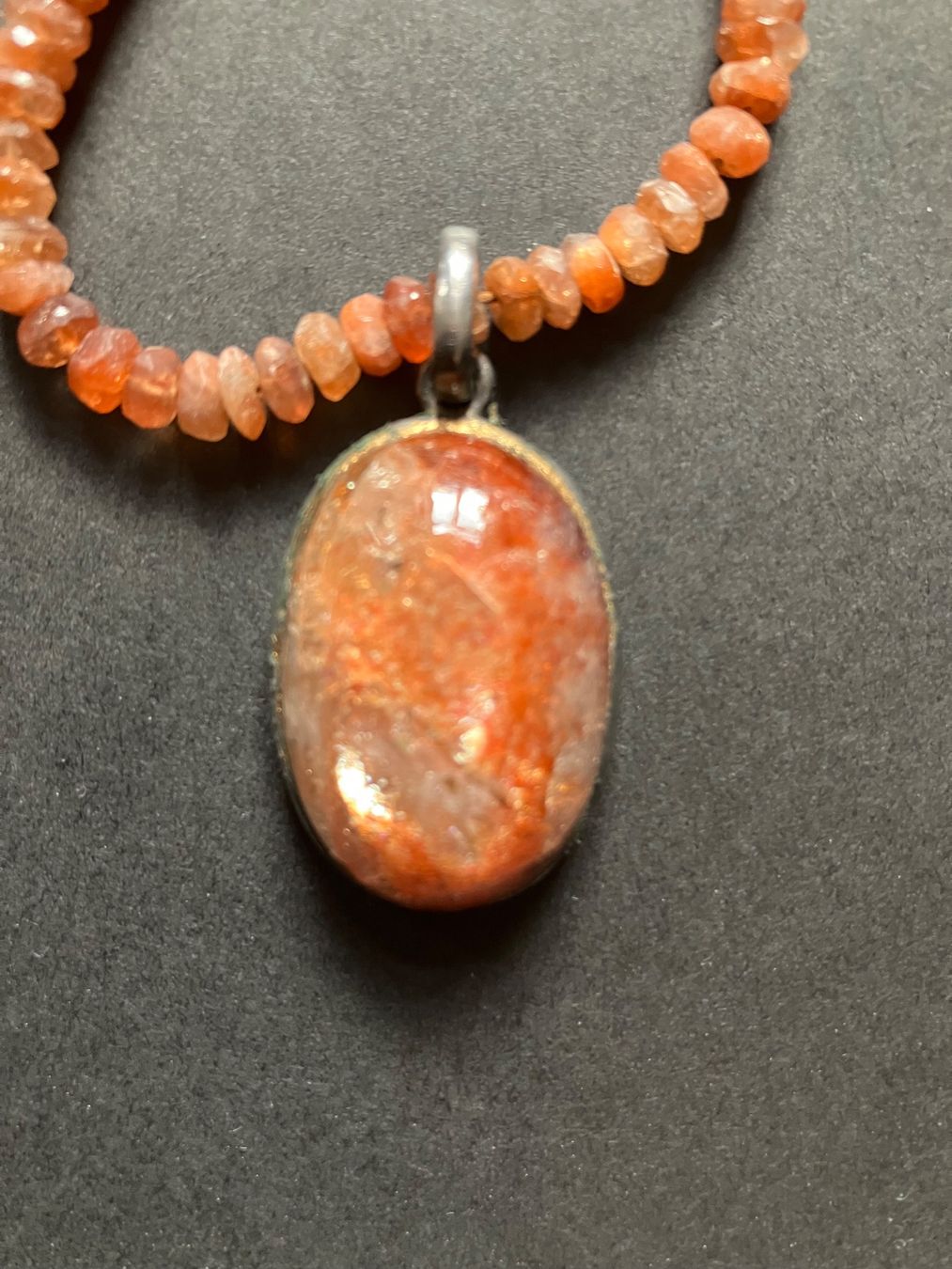 Catenine: Sonnenstein Kette und Anhänger – Usato da Basel venduto da papageientulpe