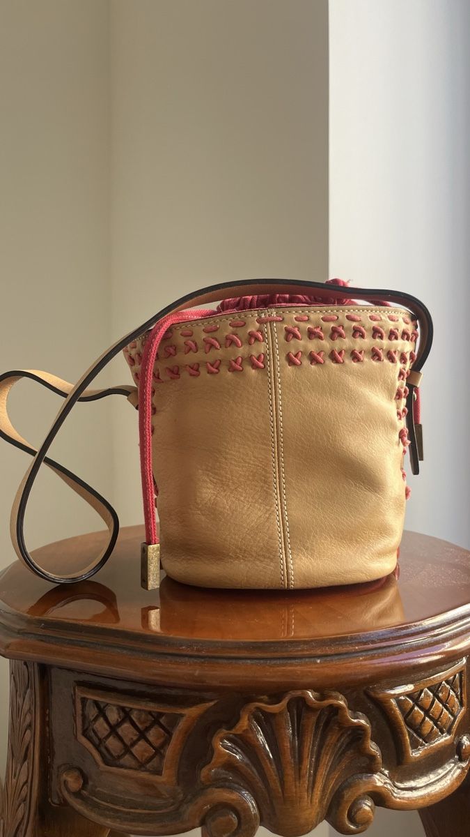 Roccobarocco Sacs femmes: LEATHER BUCKET BAG BY ROCCOBAROCCO – D'occasion à Lugano par yul_fhg2 7