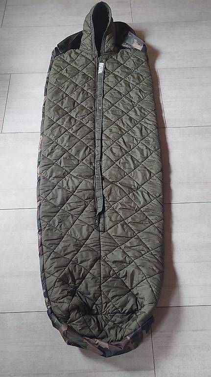 Sacchi a pelo: Armee Schlafsack – Usato da Giswil venduto da Fredovski