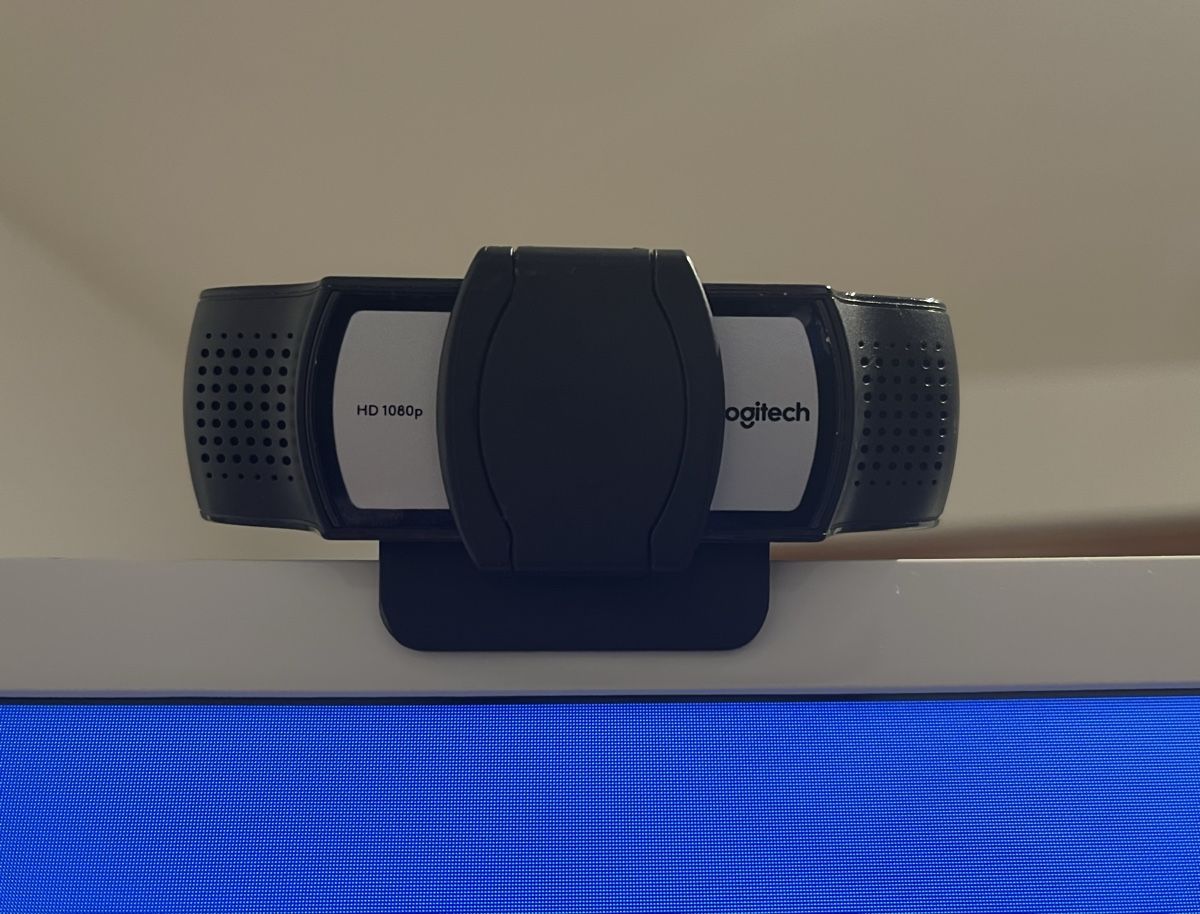 Logitech Webcam: Logitech c930e Full HD Webcam mit Sichtschutz – Usato da Bösingen venduto da Mike2058blau 1