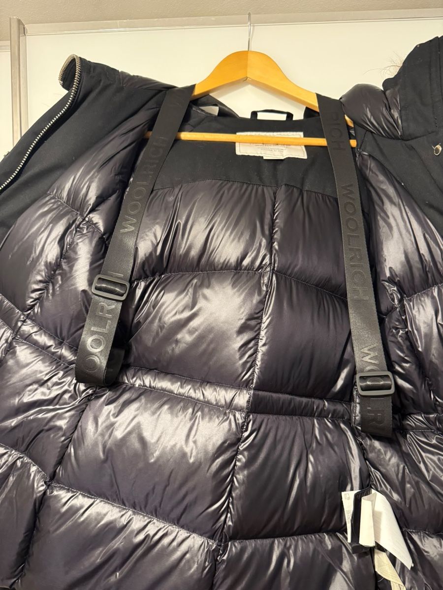 Woolrich Giacche: Woolrich Echtpelz Daunenjacke – Usato da Herisau venduto da ogkosta 2