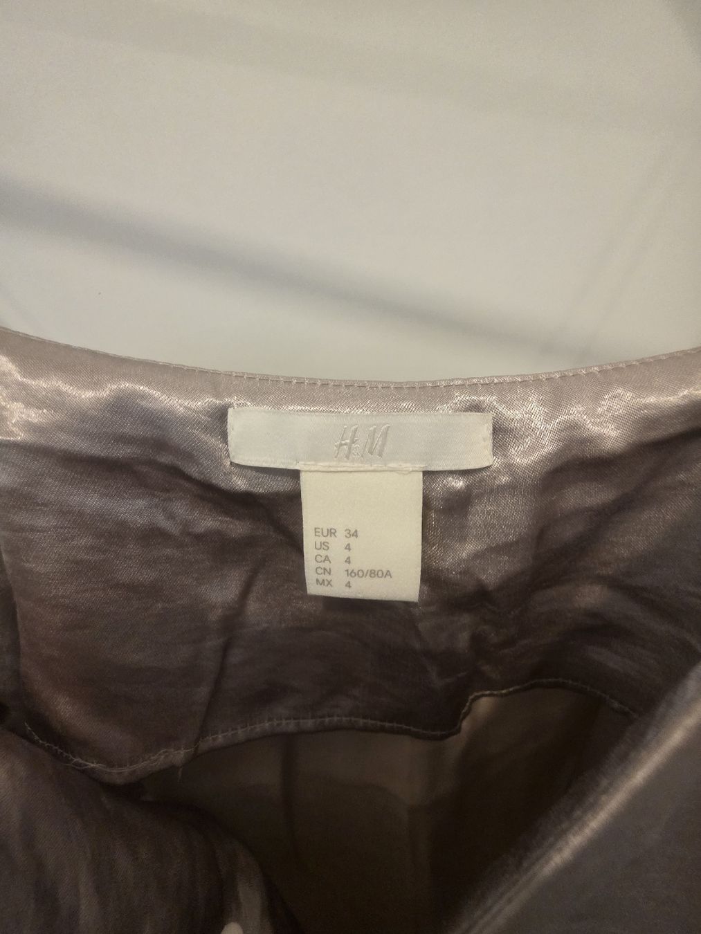 H&M Blusen: Top H&M Argenté Taille 34  – Neu (gemäss Beschreibung) aus Tecknau von Anadias 1