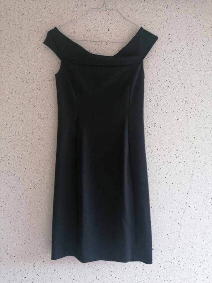Vestiti: Schwarzes Kleid Gr. S – Usato da Nänikon venduto da Manta87 1
