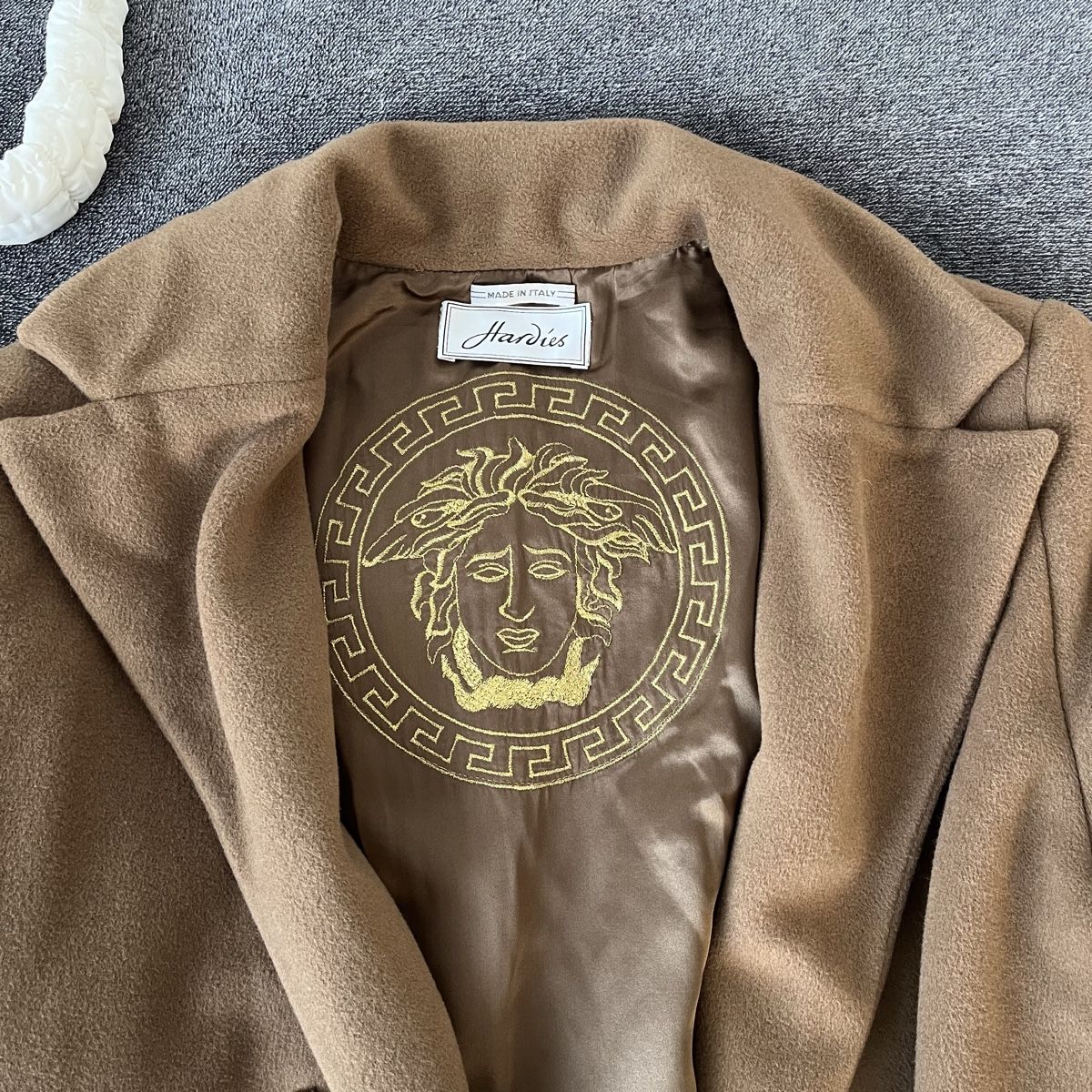 Versace Cappotti: Gianni Versace Versatile Mantel – Nuovo (secondo la descrizione) da Zug venduto da saskia-chiara 3