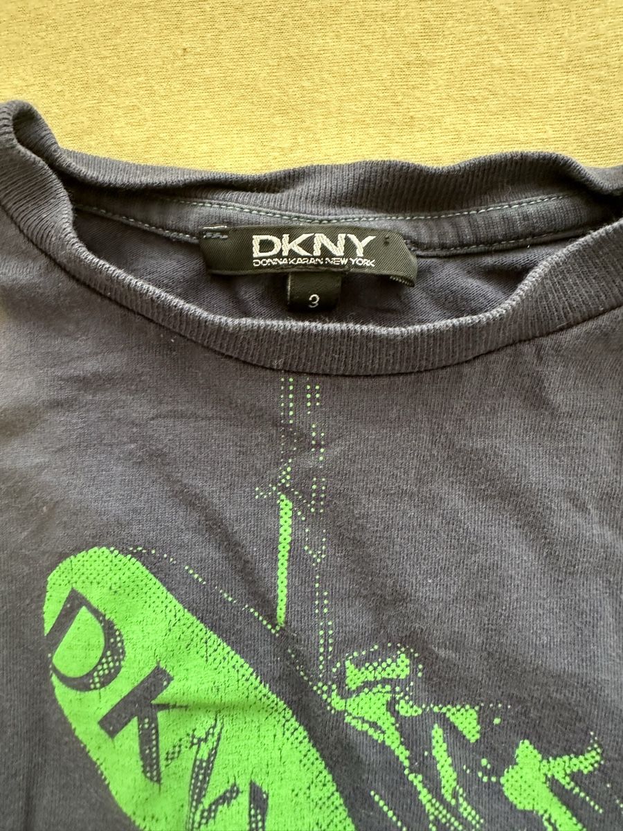 DKNY Hemden, T-Shirts & Polos: DKNY T-Shirt – Gebraucht aus Dürrenroth von tvy_bh56 1