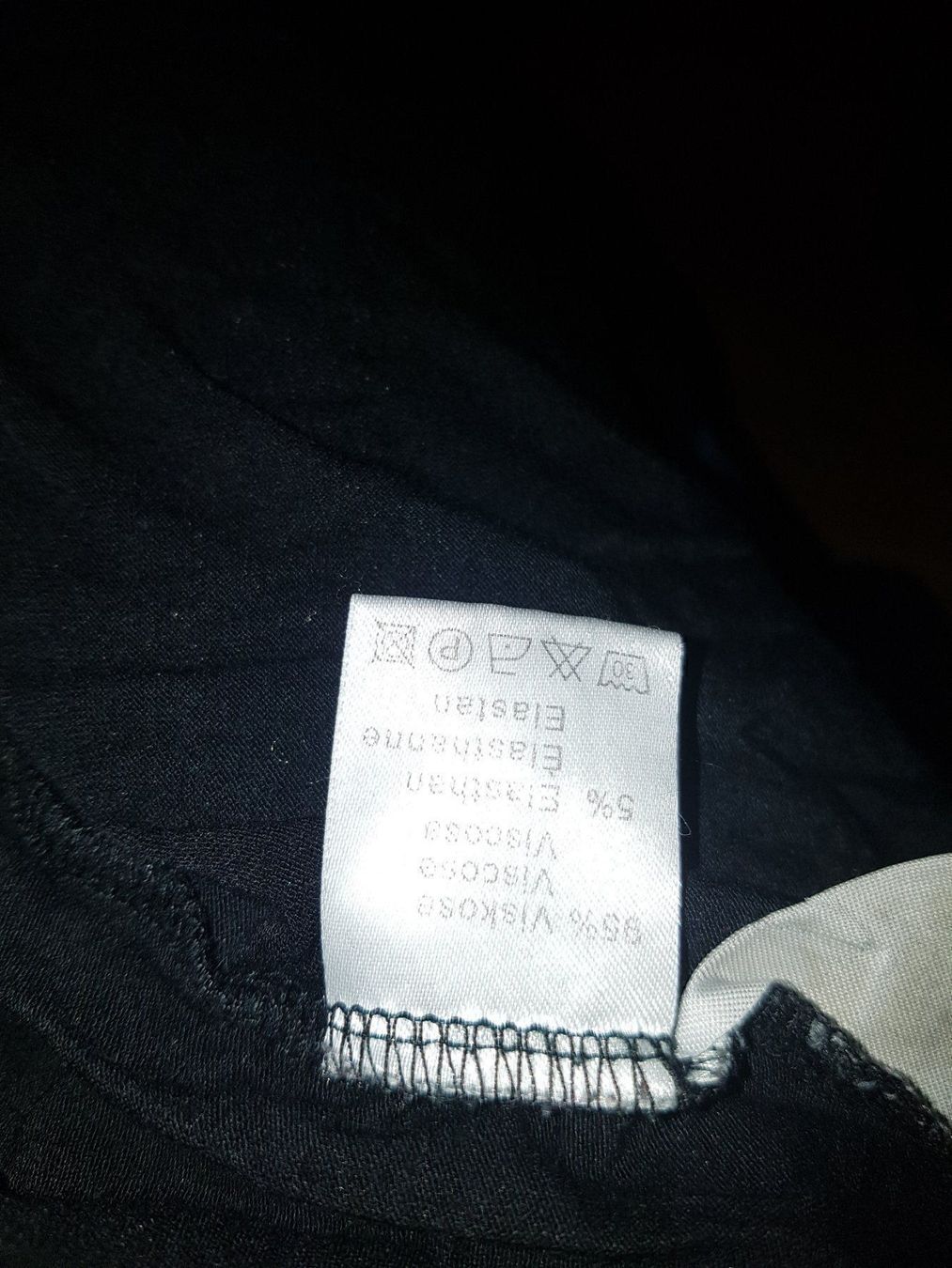T-shirt: 3 schwarze Oberteile gr 38 R – Usato da Schwarzenburg venduto da Sunny0290 2