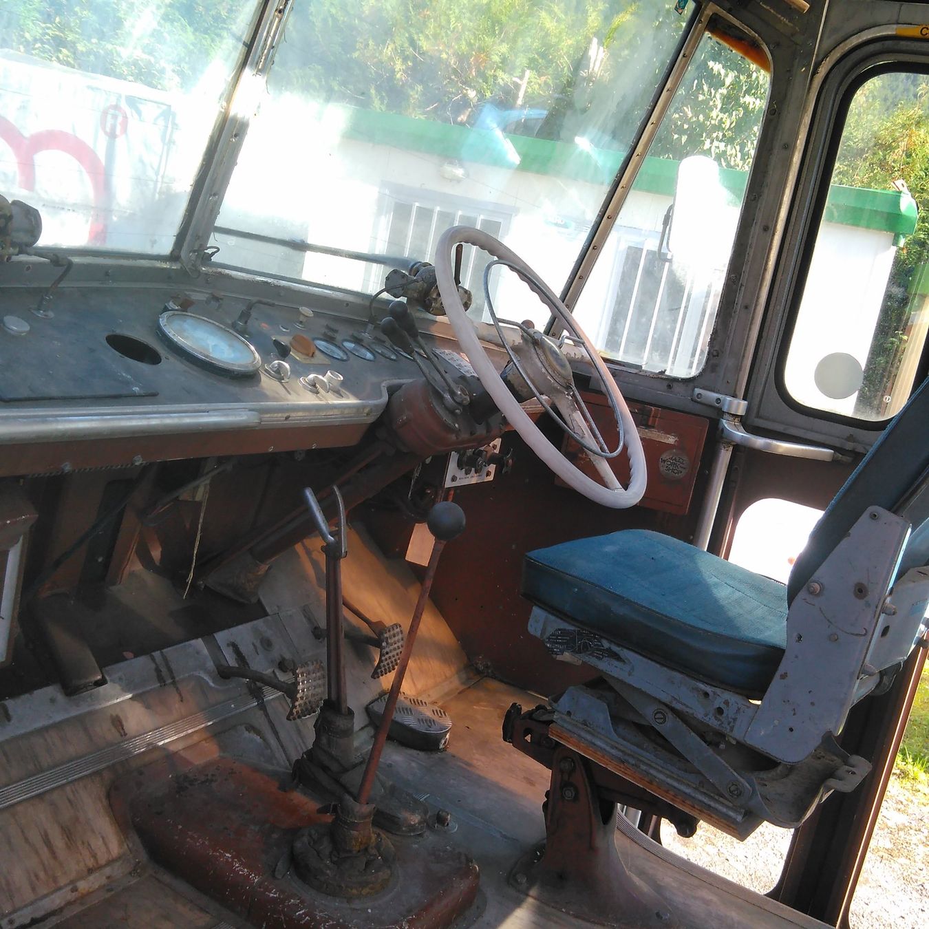 Berna Camions: Saurer / Berna L4C  Bus – D'occasion à Ennetmoos par Truckdiver 3