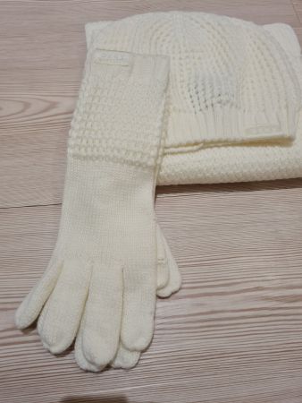 Mütze, Schal  & Handschuhe DKNY
