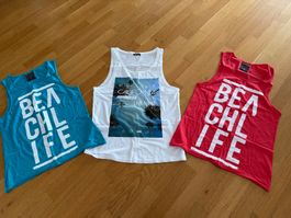 Drei Coole Review T-Shirts für Jungen Grösse S und M
