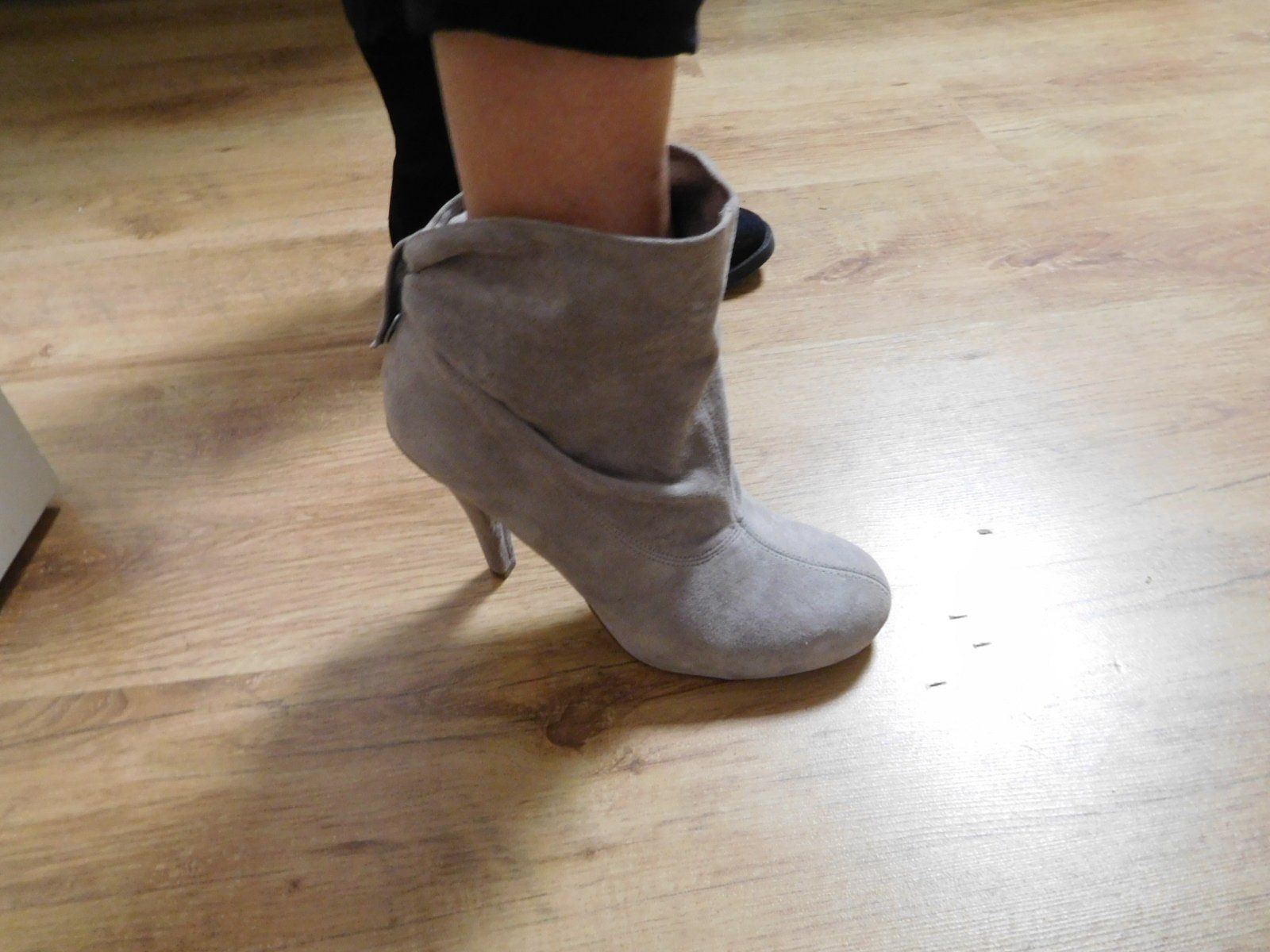Damenschuhe: MODISCHE Echt Leder STIEFELETTE Gr.37 hellgrau BOOTS – Neu (gemäss Beschreibung) aus Holziken von Rupe