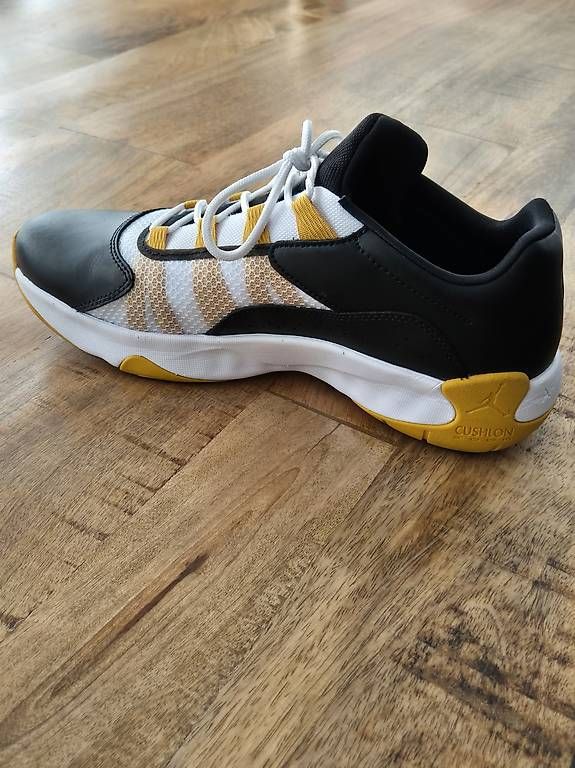 Scarpe da uomo: Jordan 11 CMFT zu verkaufen  – Usato da Ostermundigen venduto da Calvinom 3