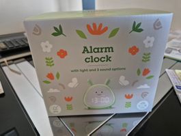 ALARM CLOCK MIT LICHT UND 3 SOUND OPTIONS FÜR KINDER  2 STCK