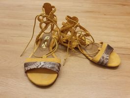 Tamaris Römersandalen Gr. 36 gelb