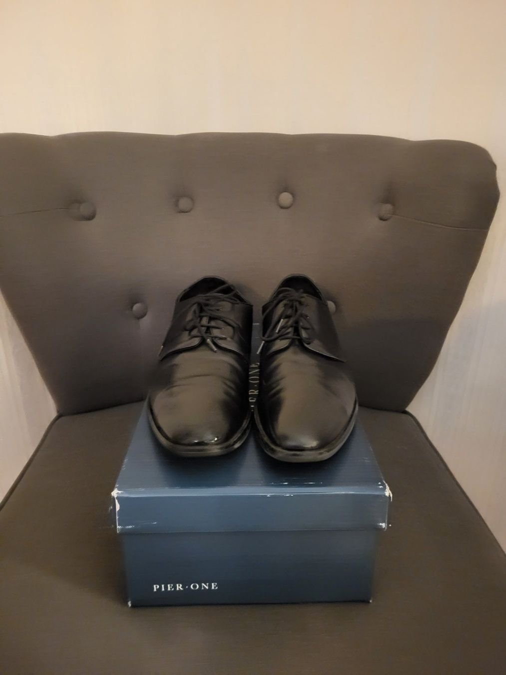 Scarpe da uomo: Chaussures Richelieu HM - taille 43. – Usato da Perly venduto da Flemprod01 1
