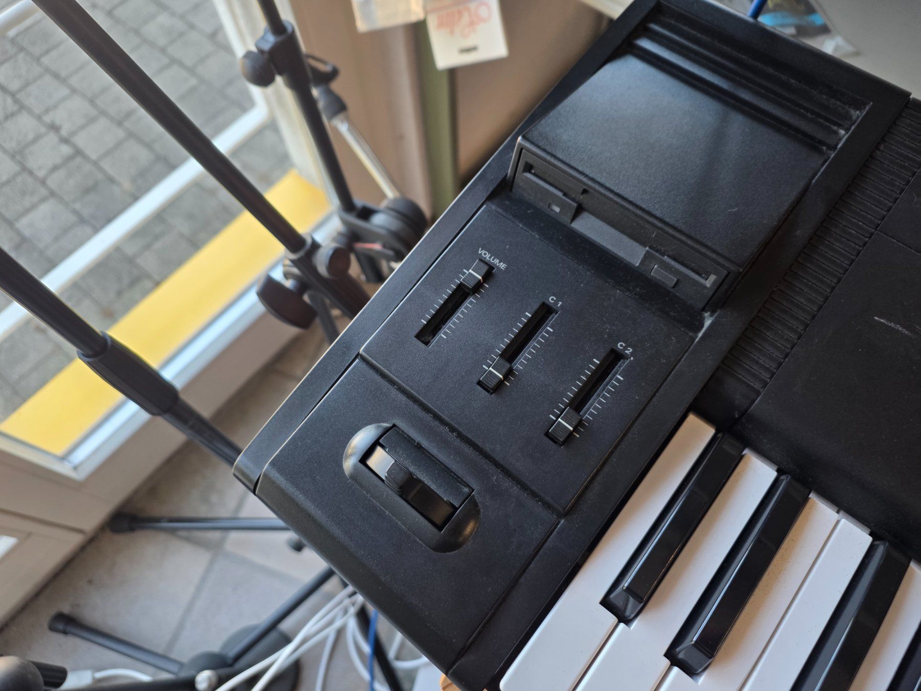 Roland Instruments de musique: Workstation Roland XP50 – D'occasion à Rotkreuz par Kellermusik 3