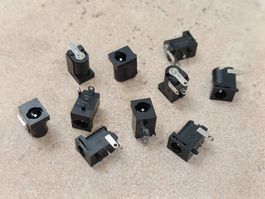 25 Stück DC Hohlbuchse NEU PJ-058A 24V/2.5A 2x5.7mm PCB CUI