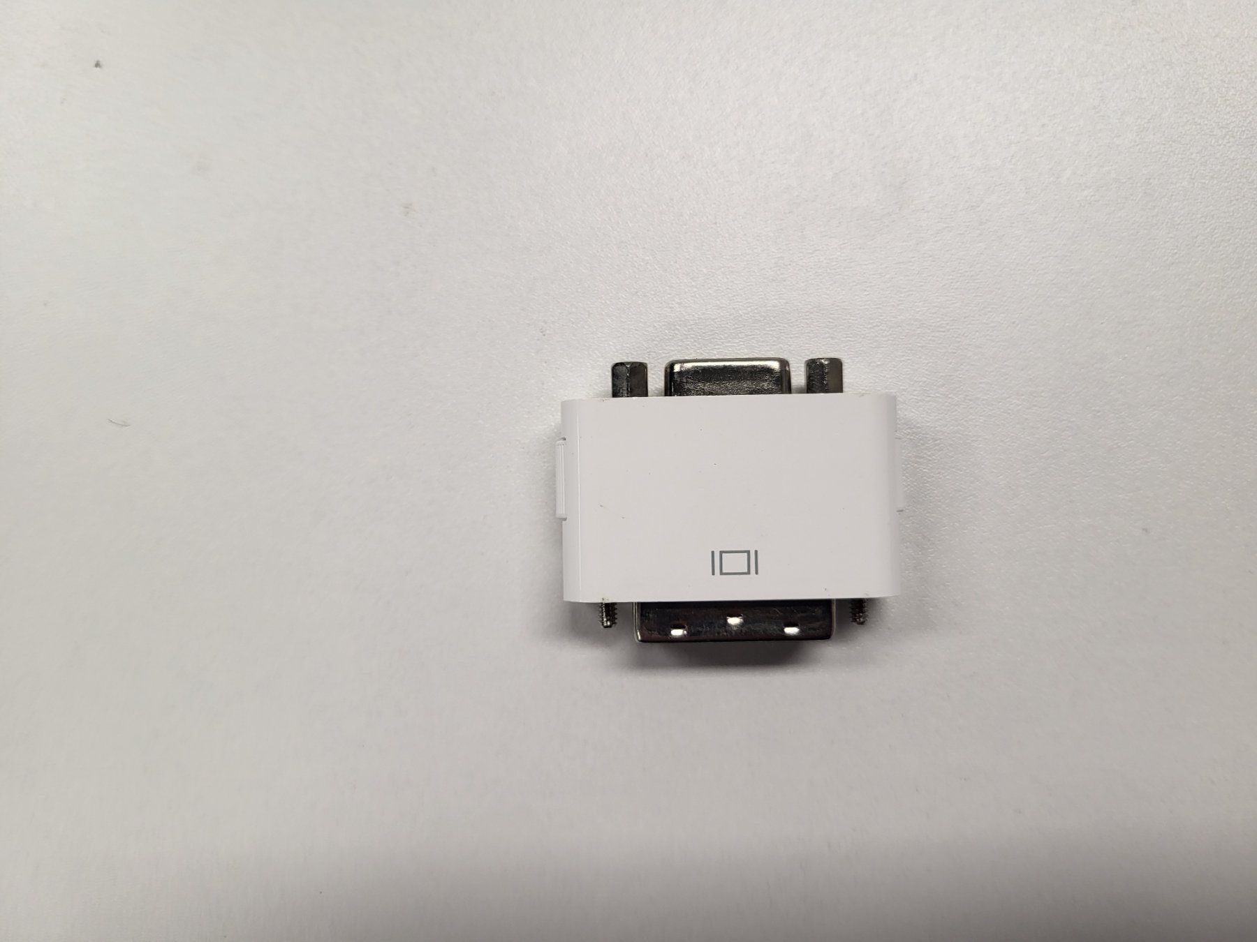 Apple Unità & Adattatore: DVI-A zu VGA Adapter, 3.5 cm lang, Weiss – Usato da Wald ZH venduto da 89kingle