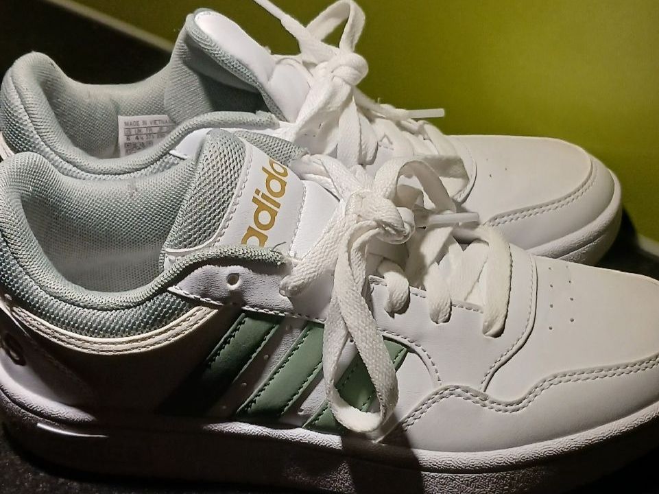 Adidas Schuhe für Mädchen: adidas schuhe 37.5 leder – Gebraucht aus Pfeffikon LU von cleoopatraa 1