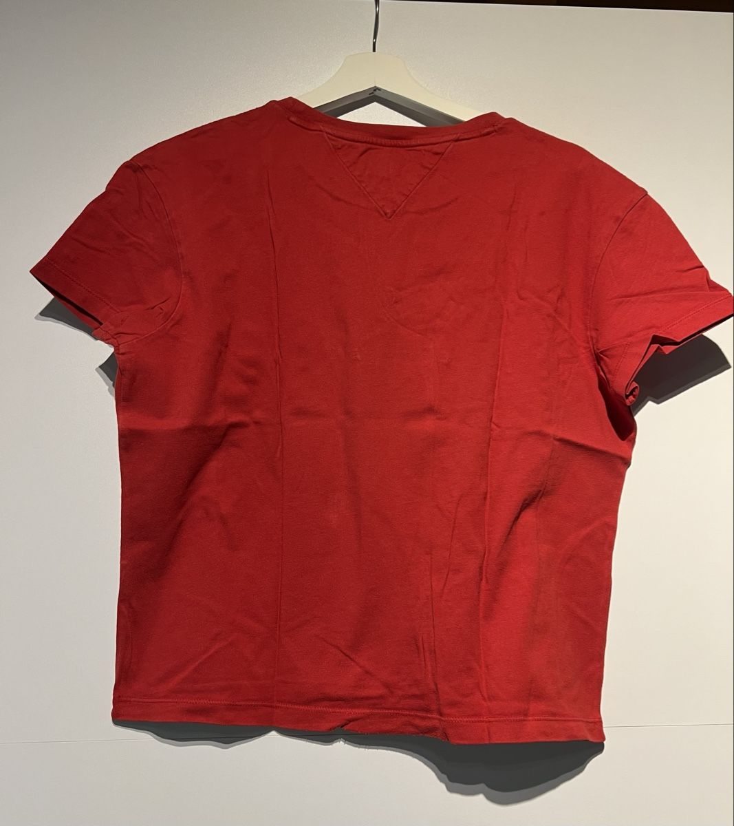 Tommy Hilfiger T-shirt: T-Shirt Tommy Jeans rot cropped – Usato da Fribourg venduto da ank74 1