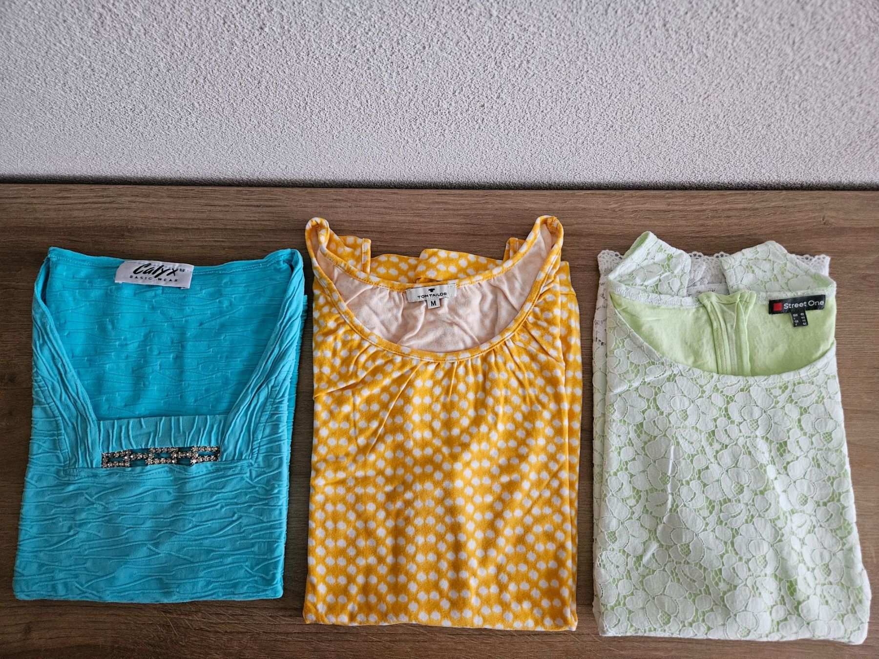 T-shirt: 7 Stk. Top / ärmellose Shirt – Usato da Möriken AG venduto da pam66 8