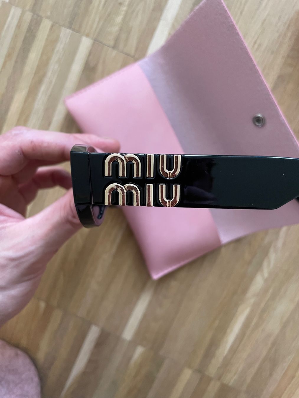 Occhiali & Lenti: Miumiu Schwarz Sonnenbrillen – Usato da Muttenz venduto da asv_mtb8 1