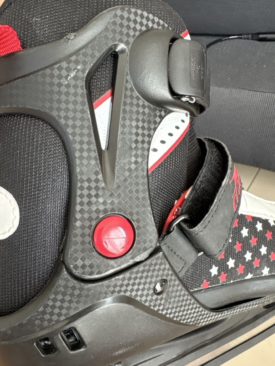 Patins à glace: Grössenverstellbare Schlittschuhe  – D'occasion à Therwil par s.a.r.a.kawa 7