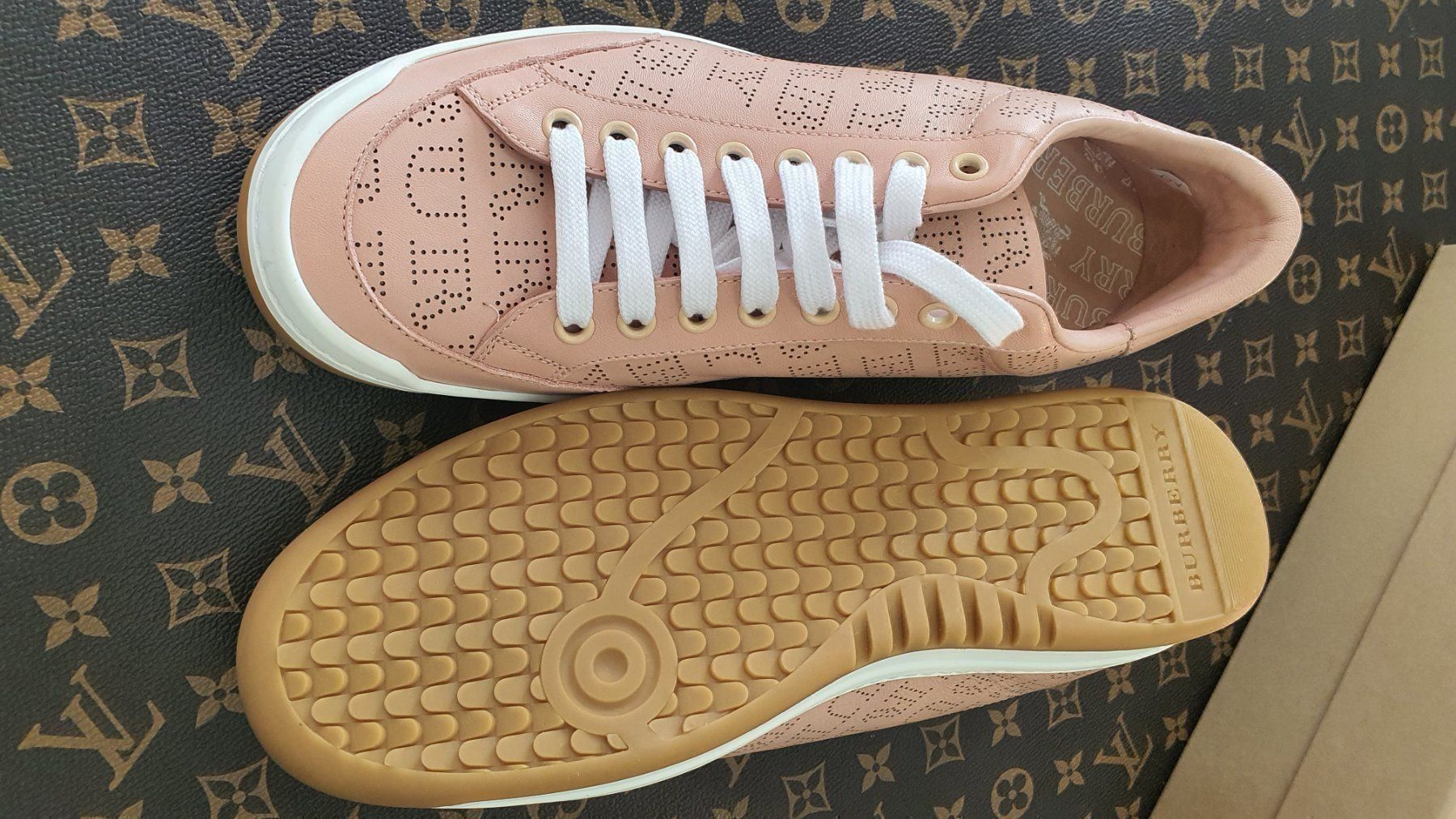 Burberry Scarpe da donna: Burberry Schuhe – Nuovo e nell'imballaggio originale da Lachen SZ venduto da HelvetiaLuxury 2