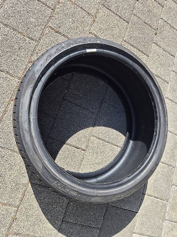 Pneus & Roues: PNEU Pirelli P Zero – D'occasion à wislikofen par Buschi78 1
