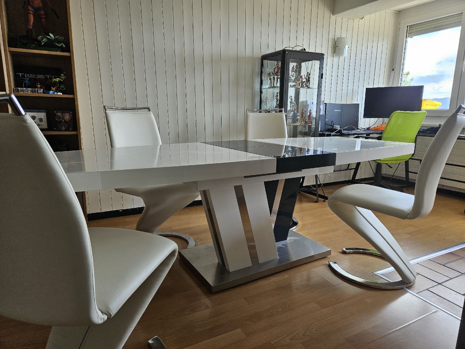 Set di tavolo e panche: table de cuisine + 4 chaises – Usato da Les Hauts-Geneveys venduto da Redfield45 2