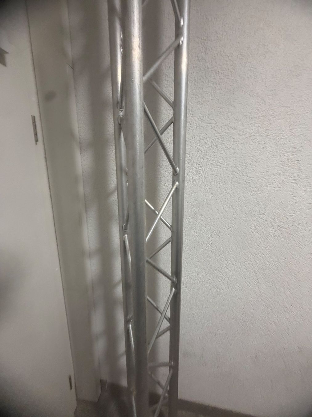 Truss: Alu Traverse ca 2.65 m Dreieckig – Gebraucht aus Gebenstorf von nic_c2zr 1