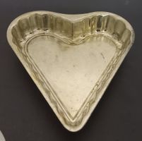 *METALL - BACKFORM - HERZ* CA. 21 X 21CM/H 4.5CM