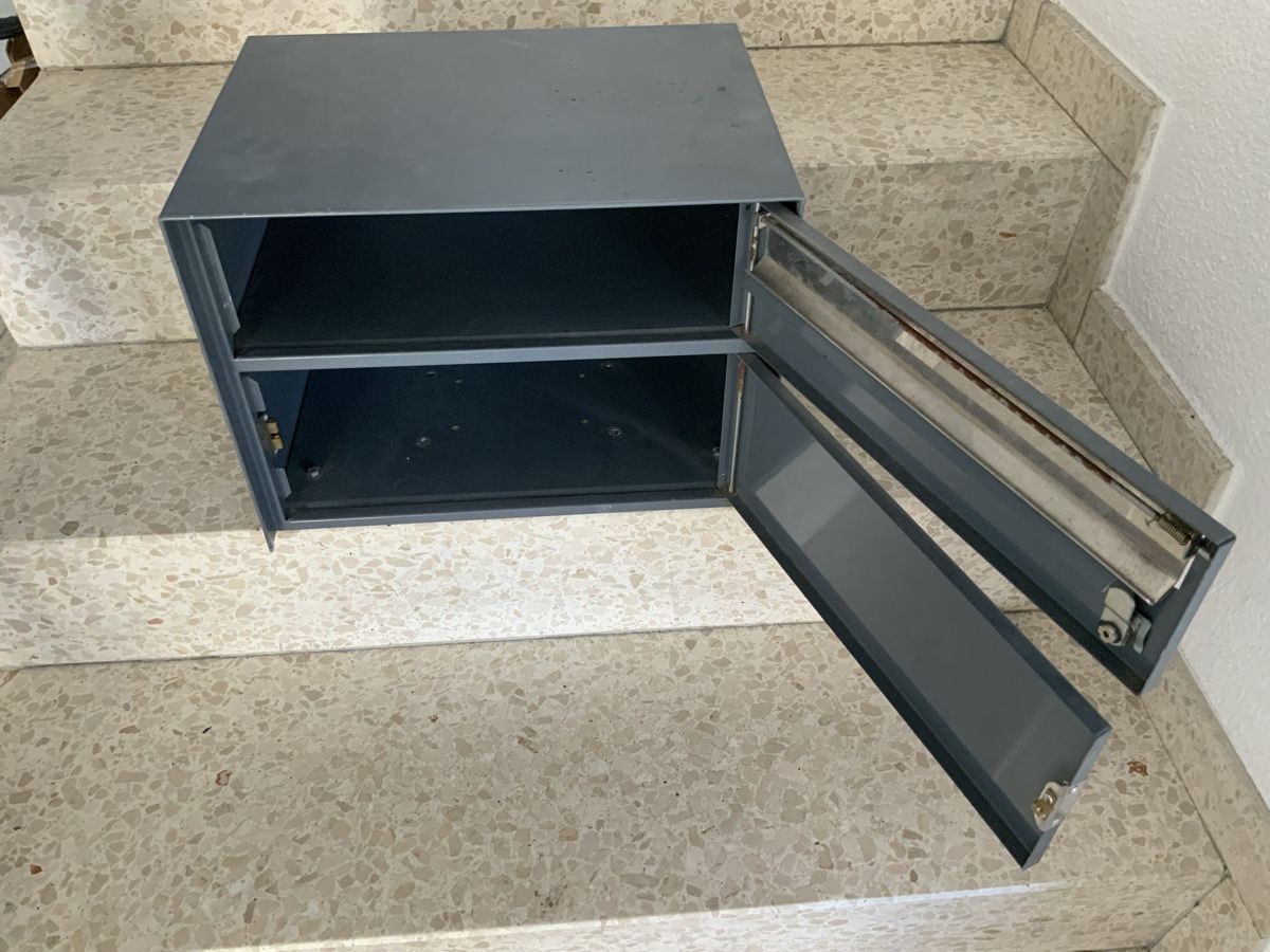 Altro per la casa: Grauer Briefkasten – Usato da Root venduto da HeidyShop 1